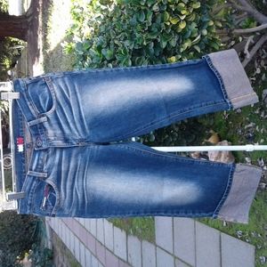 Women's Tommy jean size 7 leg length is a 22 in great condition